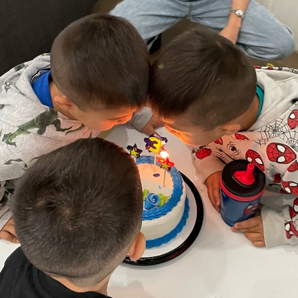 Meet your posher, Chris - Picture 2 of 4